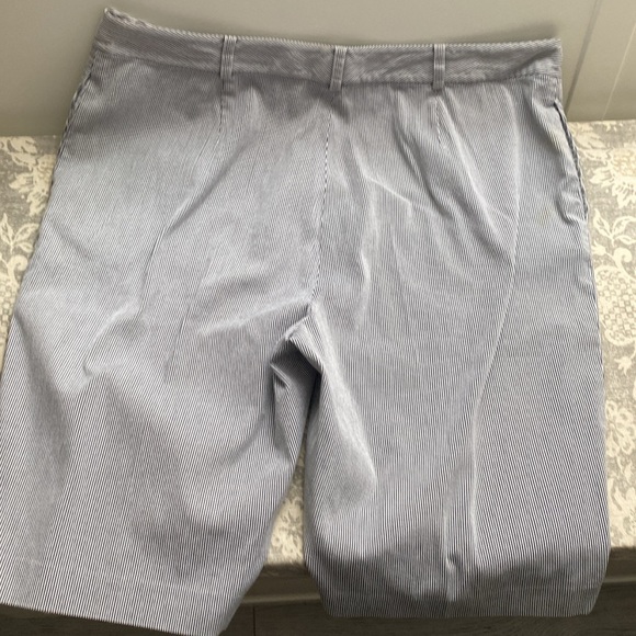 EUC Lauren Bermuda shorts - Picture 4 of 4